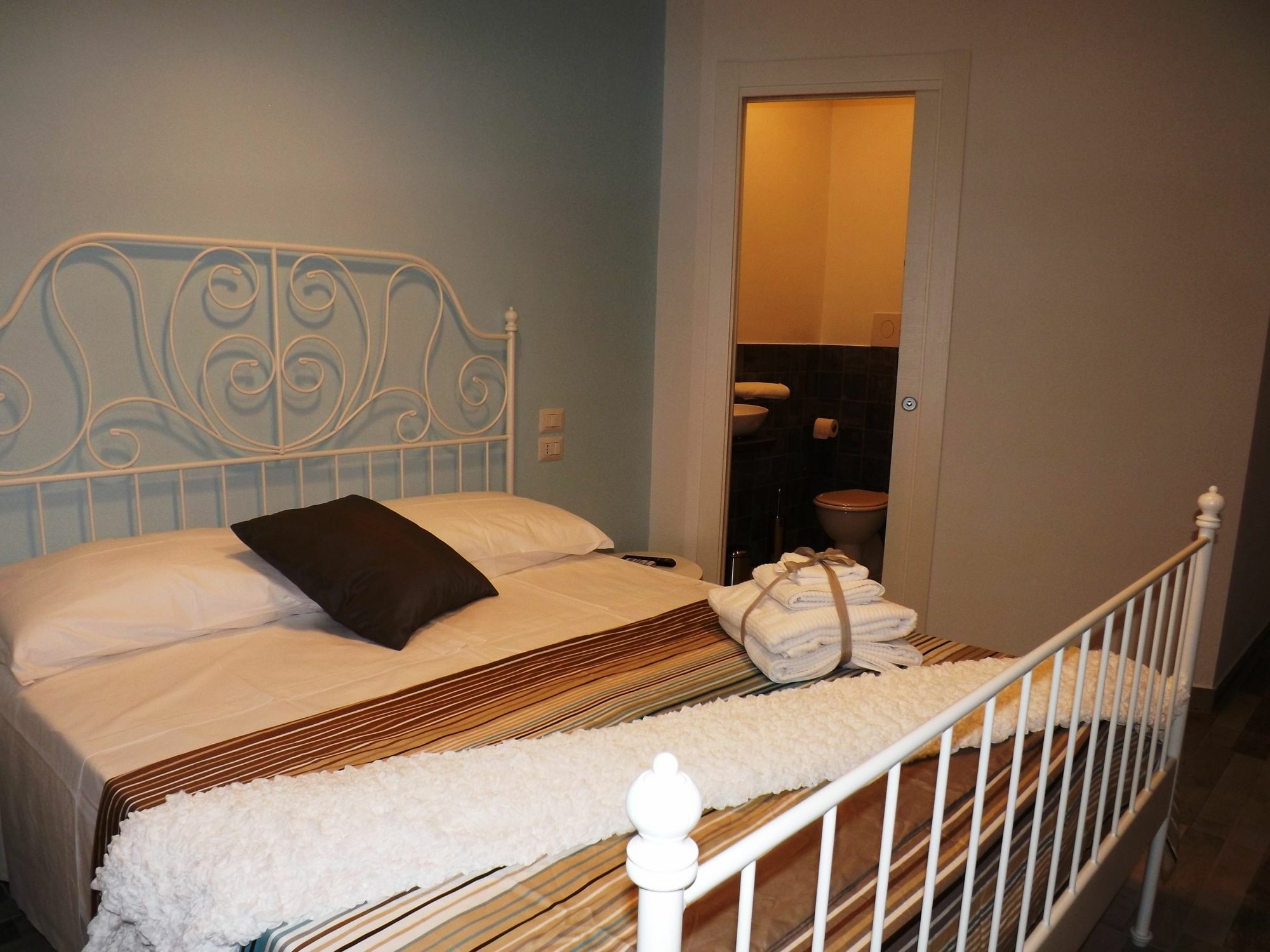 Domus Alma Bed and Breakfast Neapel Exteriör bild